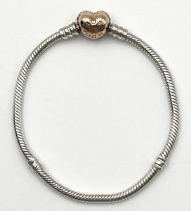 【PANDORA（パンドラ）】