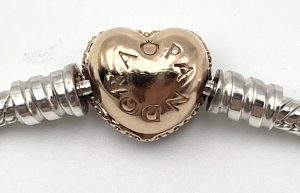 【PANDORA（パンドラ）】