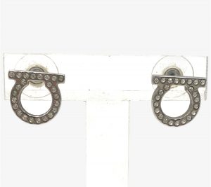 『サルヴァトーレ・フェラガモ』のガンチーニ・ピアス