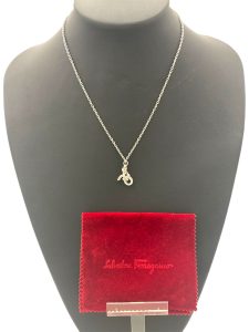 サルヴァトーレ・フェラガモのネックレス