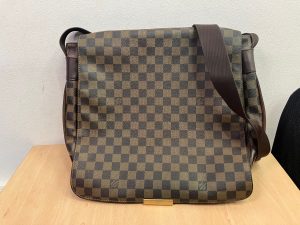 東灘　芦屋　ヴィトン　VUITTON　財布　買取　甲南山手　大吉