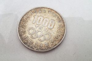 東京オリンピック1000円硬貨をお買取いたしました♪記念銀貨を売るなら大吉ゆめタウン八代店へ！