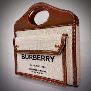 バーバリー　ミニポケットバッグ