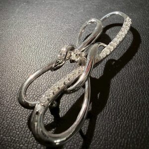 K18WG ダイヤモンド ブローチ