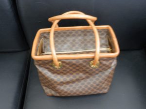 買取専門店大吉八尾店にセリーヌをお持ちください。平野、東大阪、藤井寺、松原、瓢箪山、若江岩田、布施、高安、山本。