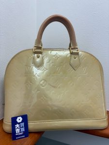 広島市五日市で高価買取したルイ・ヴィトン(LOUIS VUITTON)のモノグラム・ヴェルニ アルマMM(アマラント)
