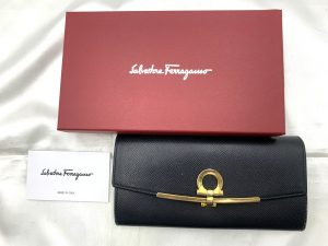 Salvatore Ferragamo（サルヴァトーレ・フェラガモ）の長財布