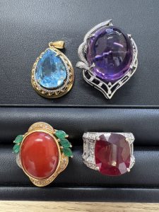 金