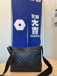広島市五日市の買取専門店で高価買取したルイ・ヴィトン(LOUIS VUITTON)ダミエ・グラフィットのメンズ向けショルダーバッグ