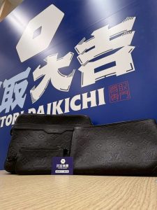 ルイヴィトン ガストン・ウェアラブルウォレットとトリオ・メッセンジャーの買取実績
