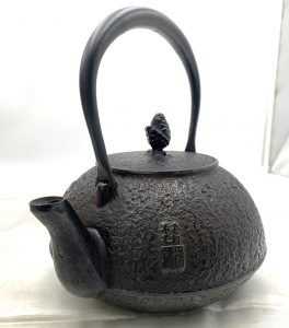 「岩鋳（いわちゅう）」の『鉄瓶』