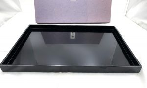 黒漆の美しいツヤが際立つ逸品です。