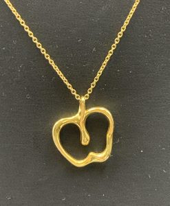 【TIFFANY & CO. (ティファニー) 】の「アップル ネックレス 750 (K18YG)」