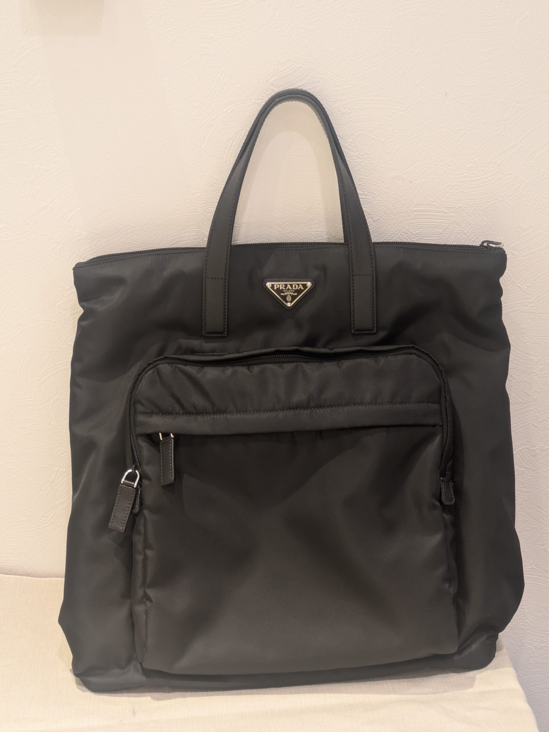 横浜関内でPRADA ナイロン サフィアーノ 2VG098/RFID 2WAY ハンドバッグ ネロを売るなら買取大吉 カトレヤプラザ伊勢佐木店。 PRADA ナイロン サフィアーノ 2VG098/RFID 2WAY ハンドバッグ ネロをお買取りいたしました。 PRADA ナイロン サフィアーノ 2VG098/RFID 2WAY ハンドバッグ ネロの買取なら、買取大吉カトレヤプラザ伊勢佐木店にお任せください。関内駅から徒歩4分です。