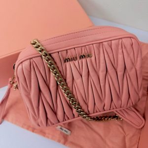 miumiu マテラッセ ショルダーバッグ