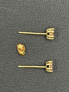 18金ピアス
