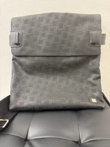 【無料出張買取】広島市五日市の買取大吉五日市中央店が高価買取したダンヒル(dunhill)Dエイトラインの黒いショルダーバッグ