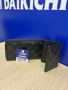 買取大吉五日市コイン通り店で買取したルイ・ヴィトン モノグラム・エクリプスの長財布とカードケース