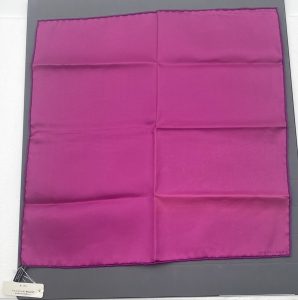 『エルメス』のミニスカーフ(カレ)