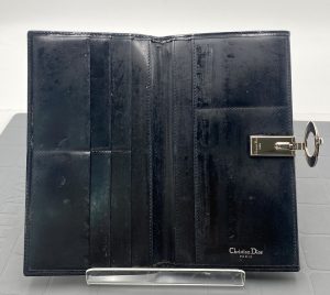 『クリスチャン・ディオール（Christian Dior）の長財布』