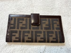 FENDI フェンディ 財布 ブランド