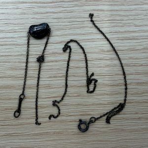 切れたアクセサリー