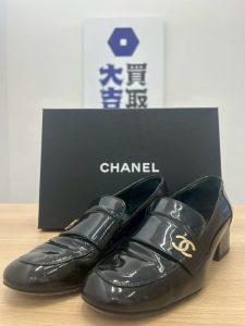 【無料出張買取】広島市五日市の買取大吉五日市中央店が高価買取した箱付きのシャネル（CHANEL）ココマーク付き黒色エナメルローファーパンプス