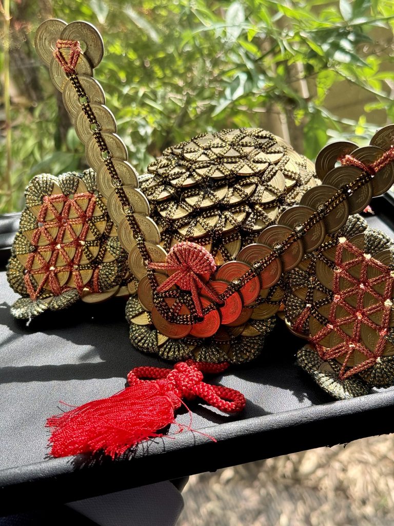 五円玉細工の置物