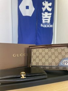 【無料出張買取】広島市五日市の買取大吉五日市中央店が高価買取したグッチ(GUCCI)のGGキャンバス長財布と黒のレザー財布