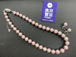 広島市佐伯区五日市の買取大吉五日市コイン通り店で買取したピンク系パールネックレスとイヤリング