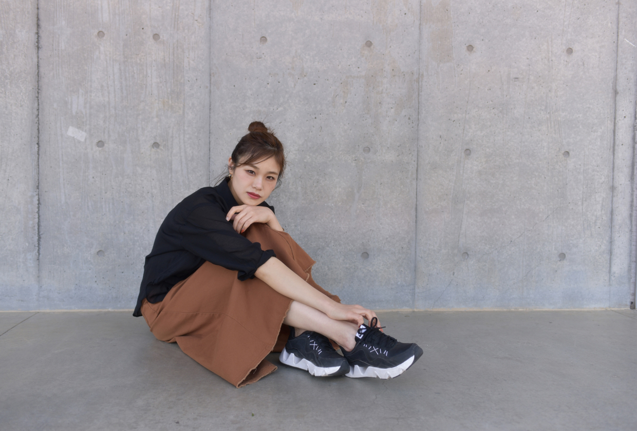 もう子供っぽいなんて言わせない 大人のスニーカーコーデはpradaで決まり 最新相場で高価買取なら 大吉