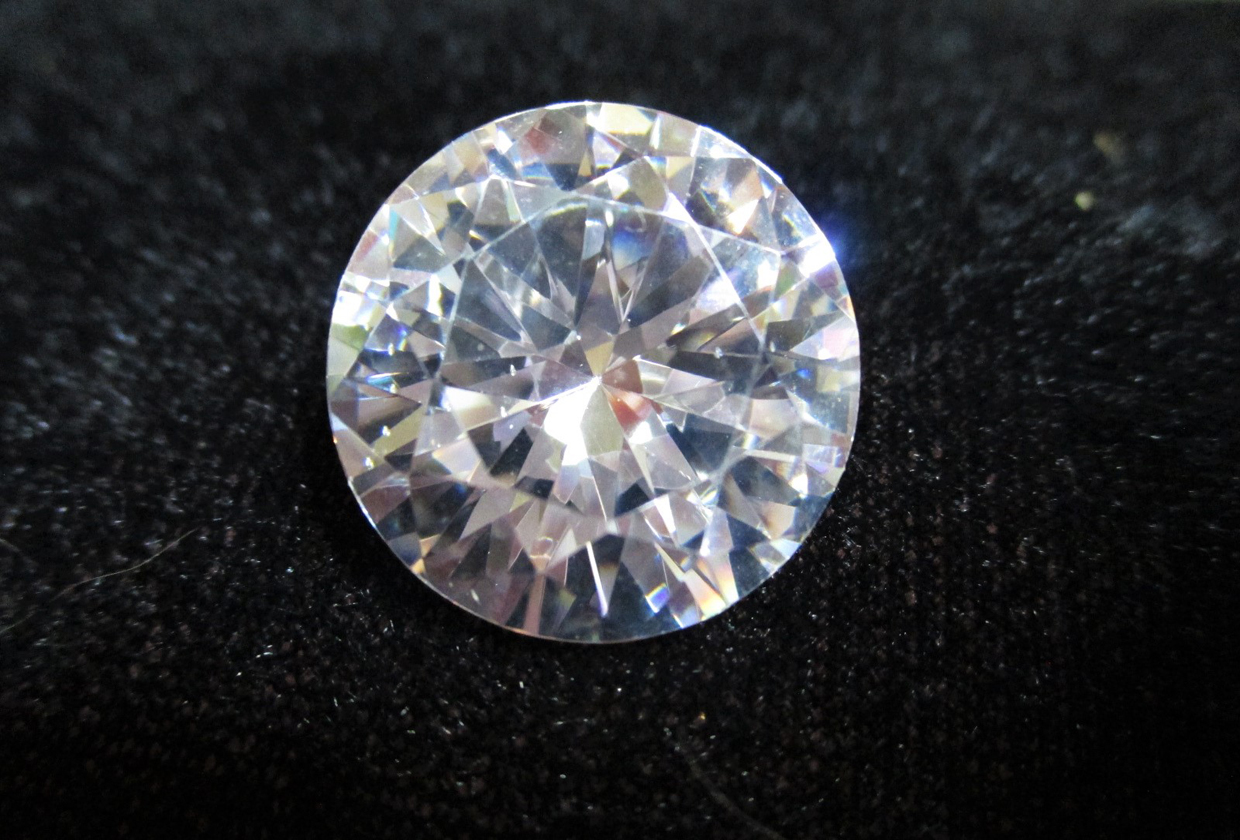 人工ダイヤモンドと天然ダイヤモンドの違い ｜最新相場で高価買取なら